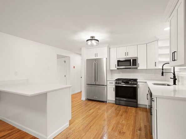 163 Hayward St 163, Bridgewater MA 02324