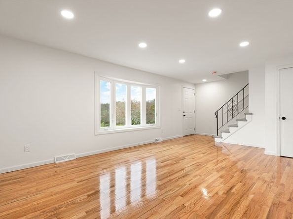 163 Hayward St 163, Bridgewater MA 02324