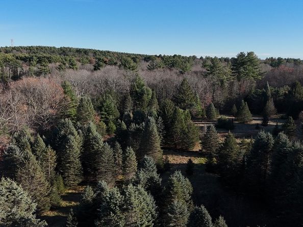 146 Tahattawan Rd, Littleton MA 01460