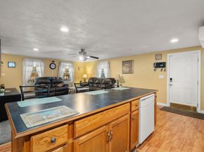 168 Park Ave, Wareham MA 02538