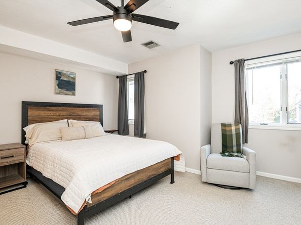 905 Sherwood Forest Ln. 905, Saugus MA 01906