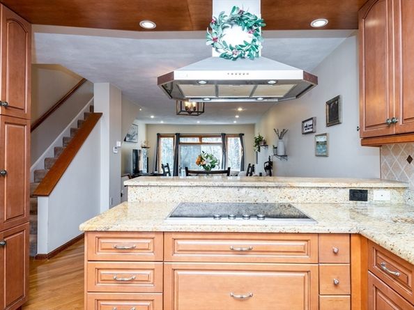 905 Sherwood Forest Ln. 905, Saugus MA 01906