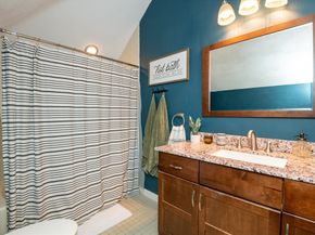 905 Sherwood Forest Ln. 905, Saugus MA 01906