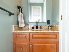 905 Sherwood Forest Ln. 905, Saugus MA 01906