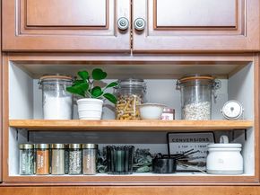 905 Sherwood Forest Ln. 905, Saugus MA 01906