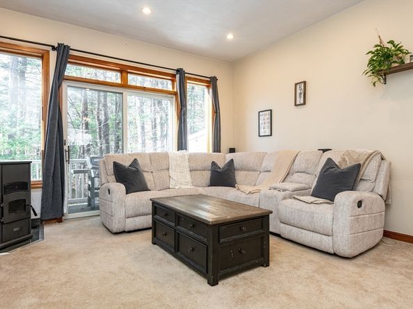 905 Sherwood Forest Ln. 905, Saugus MA 01906