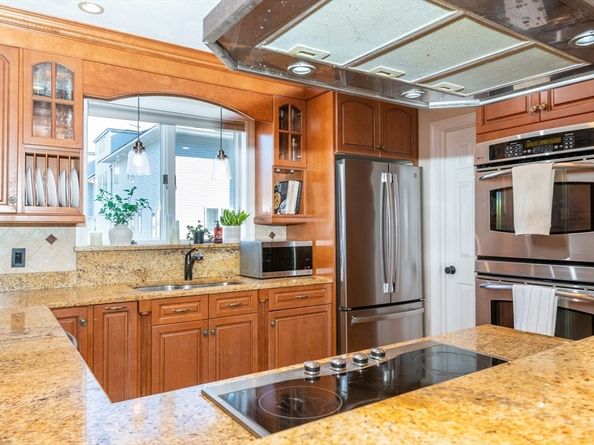 905 Sherwood Forest Ln. 905, Saugus MA 01906