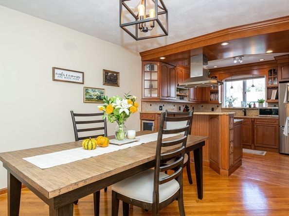 905 Sherwood Forest Ln. 905, Saugus MA 01906