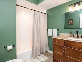 905 Sherwood Forest Ln. 905, Saugus MA 01906