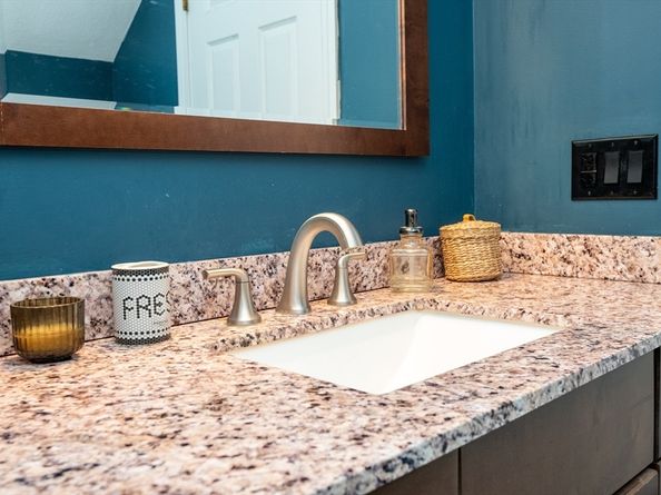 905 Sherwood Forest Ln. 905, Saugus MA 01906