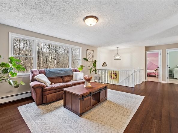 9 Hebert Rd, Spencer MA 01562