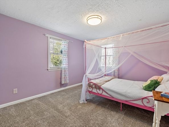 9 Hebert Rd, Spencer MA 01562