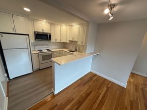 21 Warren 24, Waltham MA 02453