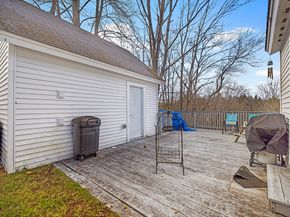 63 Hampstead Pl, Athol MA 01331