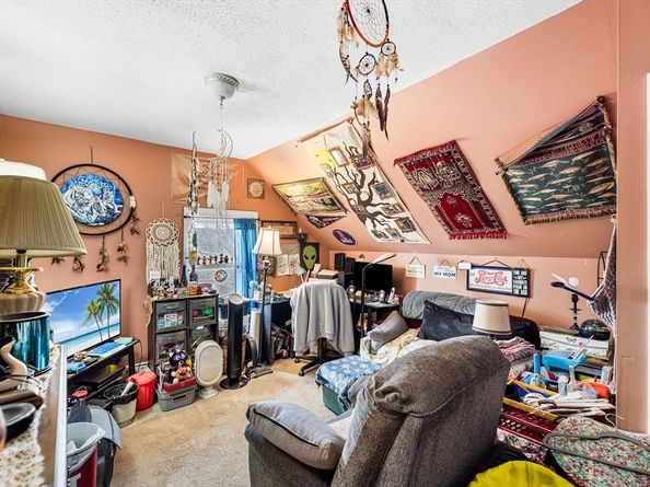 63 Hampstead Pl, Athol MA 01331