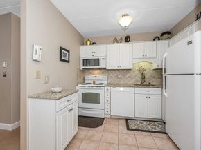 137 Franklin St 102, Stoneham MA 02180