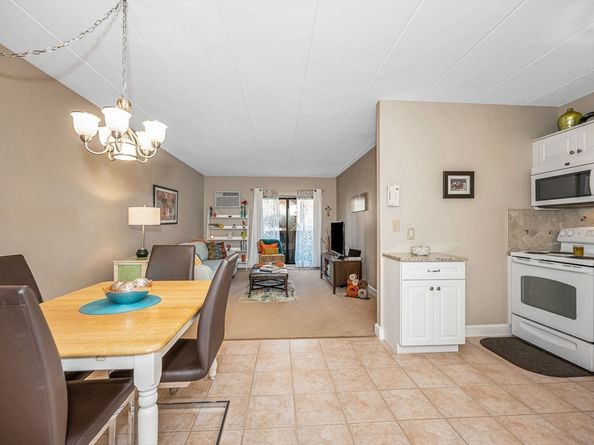 137 Franklin St 102, Stoneham MA 02180