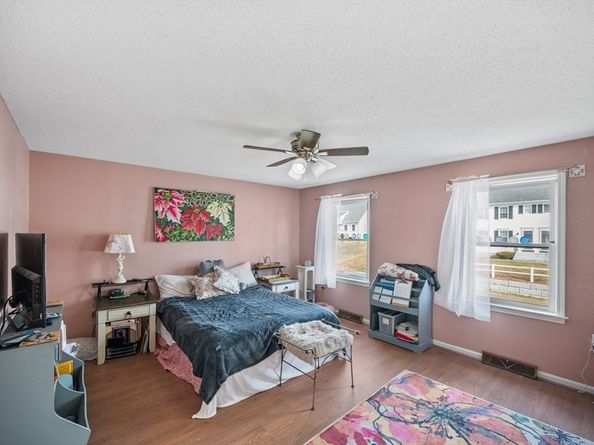 84 Century Way 84, Gardner MA 01440