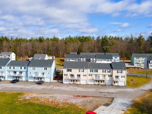 84 Century Way 84, Gardner MA 01440