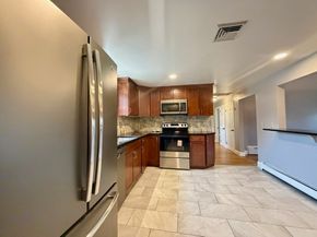 6 Vineyard Ave, Clinton MA 01510