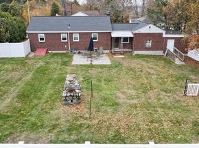 6 Vineyard Ave, Clinton MA 01510