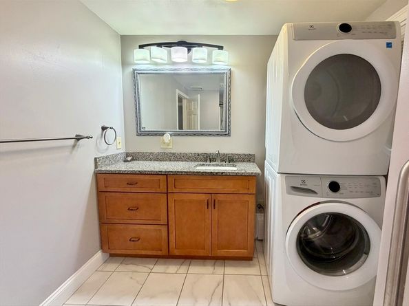 6 Vineyard Ave, Clinton MA 01510