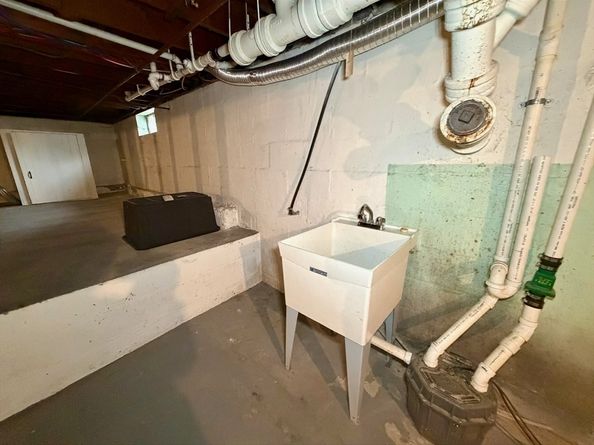 6 Vineyard Ave, Clinton MA 01510