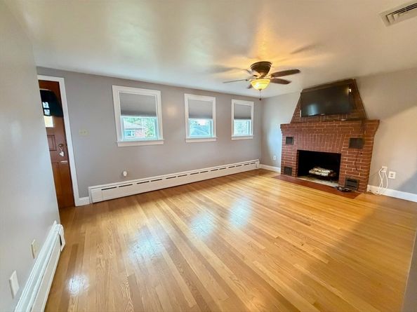 6 Vineyard Ave, Clinton MA 01510