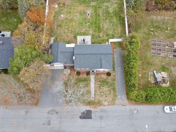 6 Vineyard Ave, Clinton MA 01510