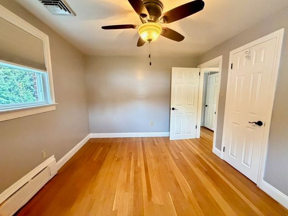 6 Vineyard Ave, Clinton MA 01510