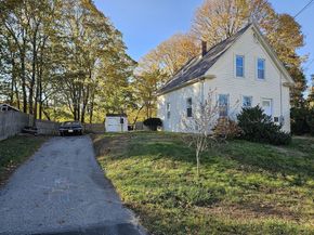 17 Grove St, Weymouth MA 02189