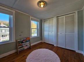 17 Grove St, Weymouth MA 02189