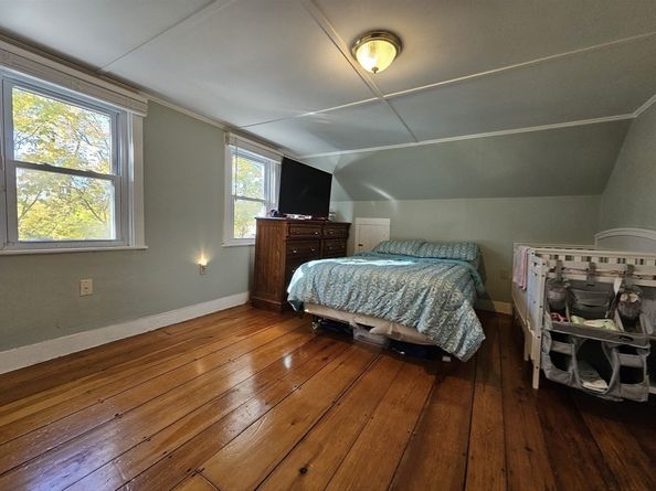 17 Grove St, Weymouth MA 02189