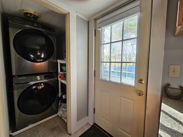 17 Grove St, Weymouth MA 02189