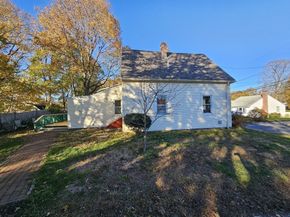 17 Grove St, Weymouth MA 02189