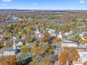 17 Worcester St, Grafton MA 01519