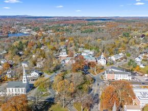 17 Worcester St, Grafton MA 01519