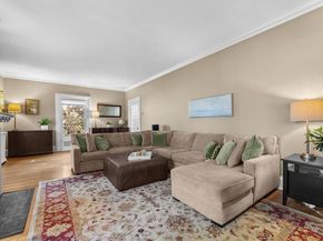 17 Worcester St, Grafton MA 01519