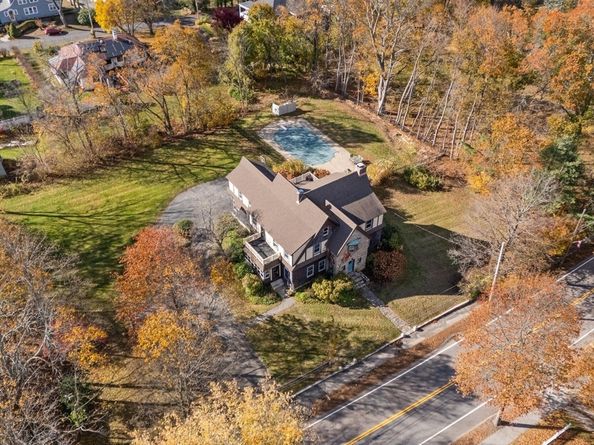 17 Worcester St, Grafton MA 01519