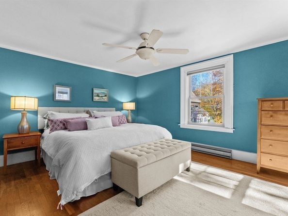 17 Worcester St, Grafton MA 01519