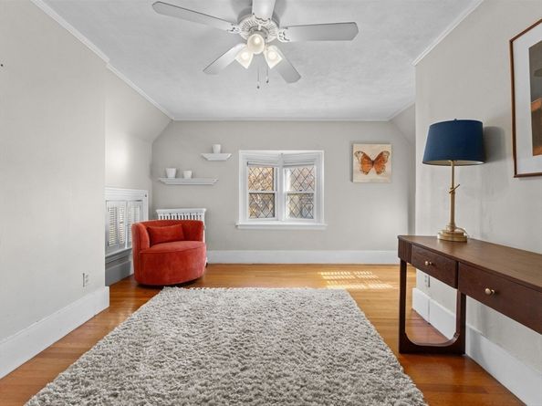 17 Worcester St, Grafton MA 01519