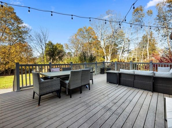 17 Worcester St, Grafton MA 01519