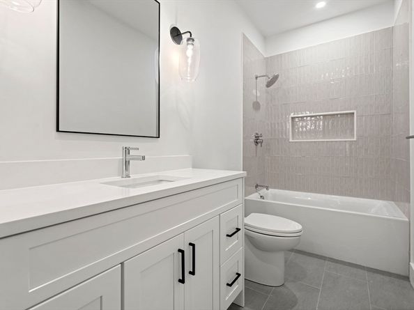 2-18 Elm Street 8, Newton MA 02465