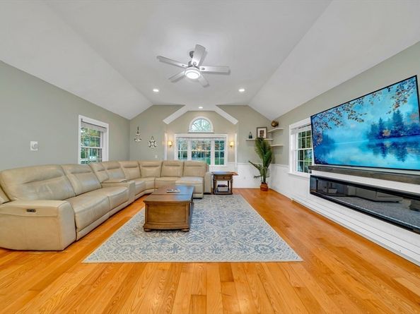 53 Southern Ave, Essex MA 01929