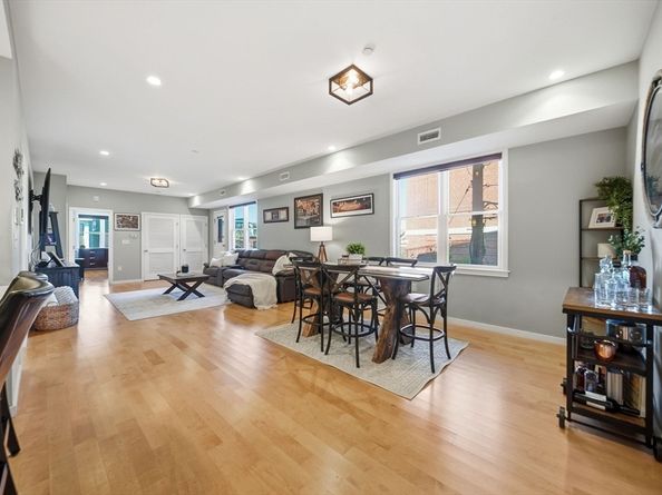 246-4 Boston St 4, Boston MA 02125