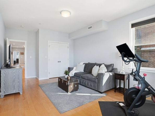 246-4 Boston St 4, Boston MA 02125