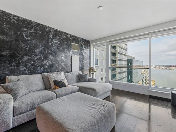 150 Seaport Blvd 17C, Boston MA 02210