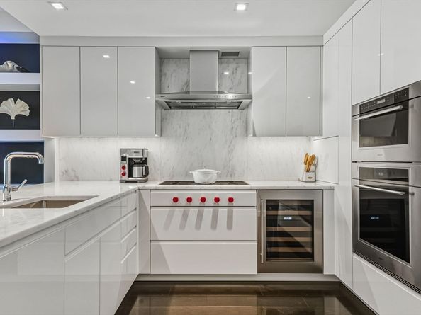 150 Seaport Blvd 17C, Boston MA 02210