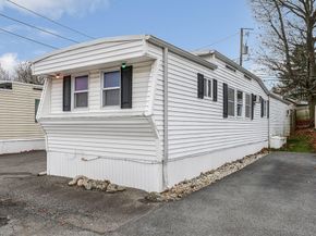 261 Newbury 33B, Peabody MA 01960