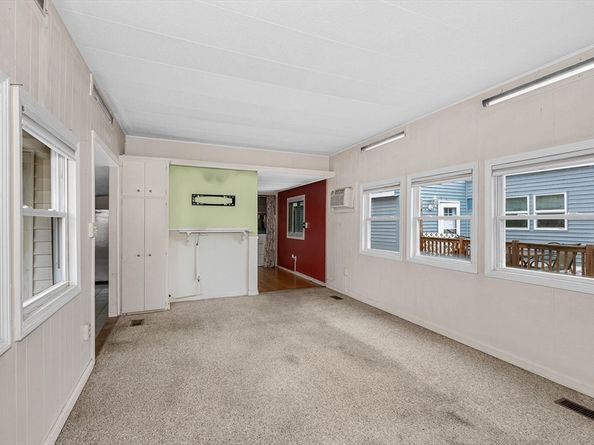 261 Newbury 33B, Peabody MA 01960